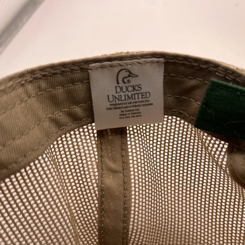 Ducks Unlimited Trucker Hat Green Tan Mesh Back Adjustable Hook Loop Strap Cap